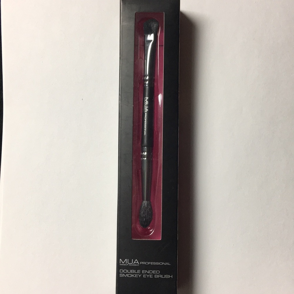 MUA Double Ended Professional Smokey Eye Brush